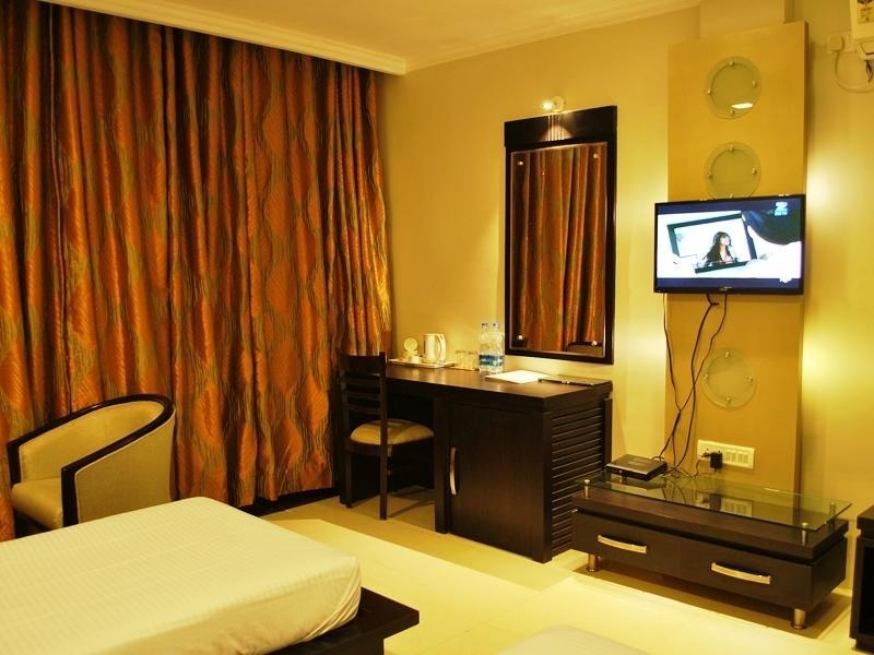 The Sapphire Grand Hotel Varanasi Cameră foto