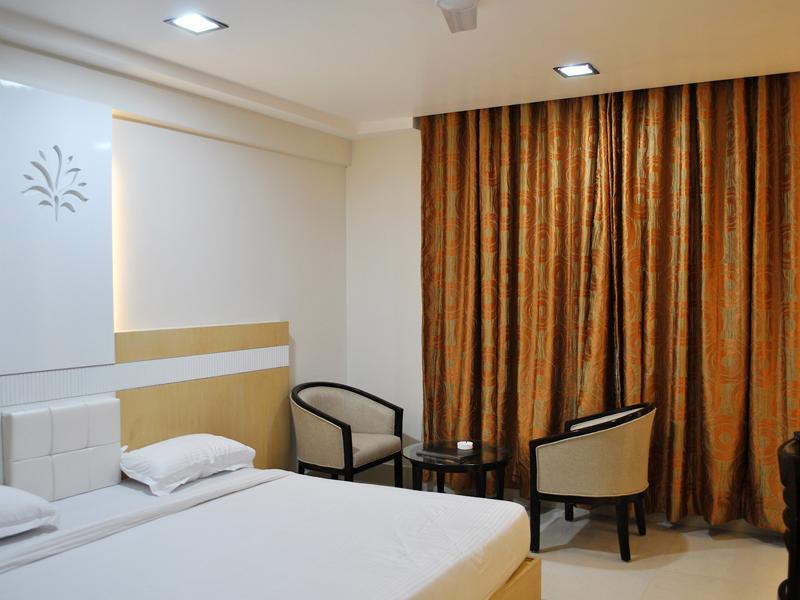 The Sapphire Grand Hotel Varanasi Exterior foto