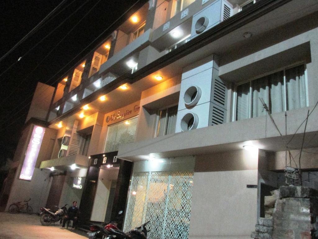 The Sapphire Grand Hotel Varanasi Exterior foto