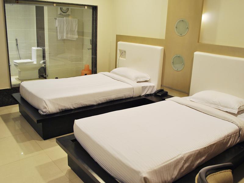 The Sapphire Grand Hotel Varanasi Exterior foto