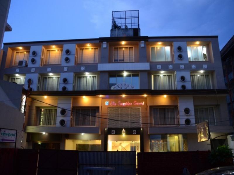 The Sapphire Grand Hotel Varanasi Exterior foto
