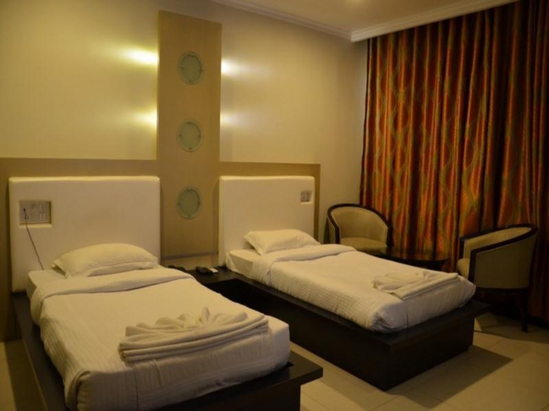 The Sapphire Grand Hotel Varanasi Exterior foto