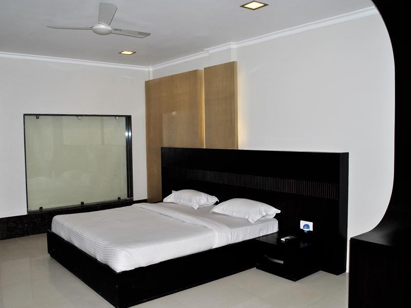 The Sapphire Grand Hotel Varanasi Exterior foto